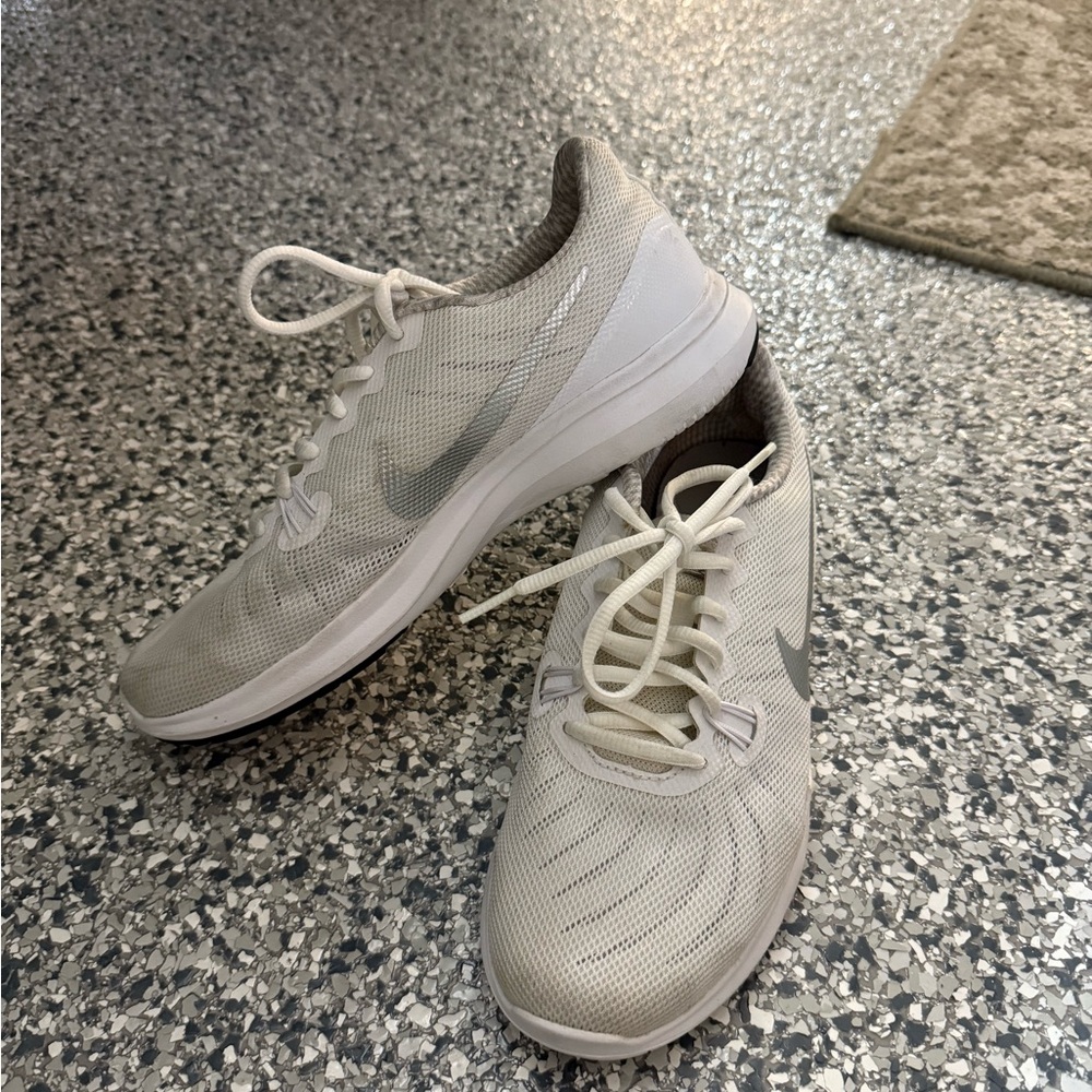 Nike White Running shoes